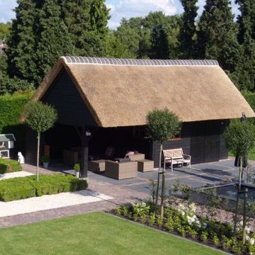 Drentse kapschuur met loungehoek en opslag